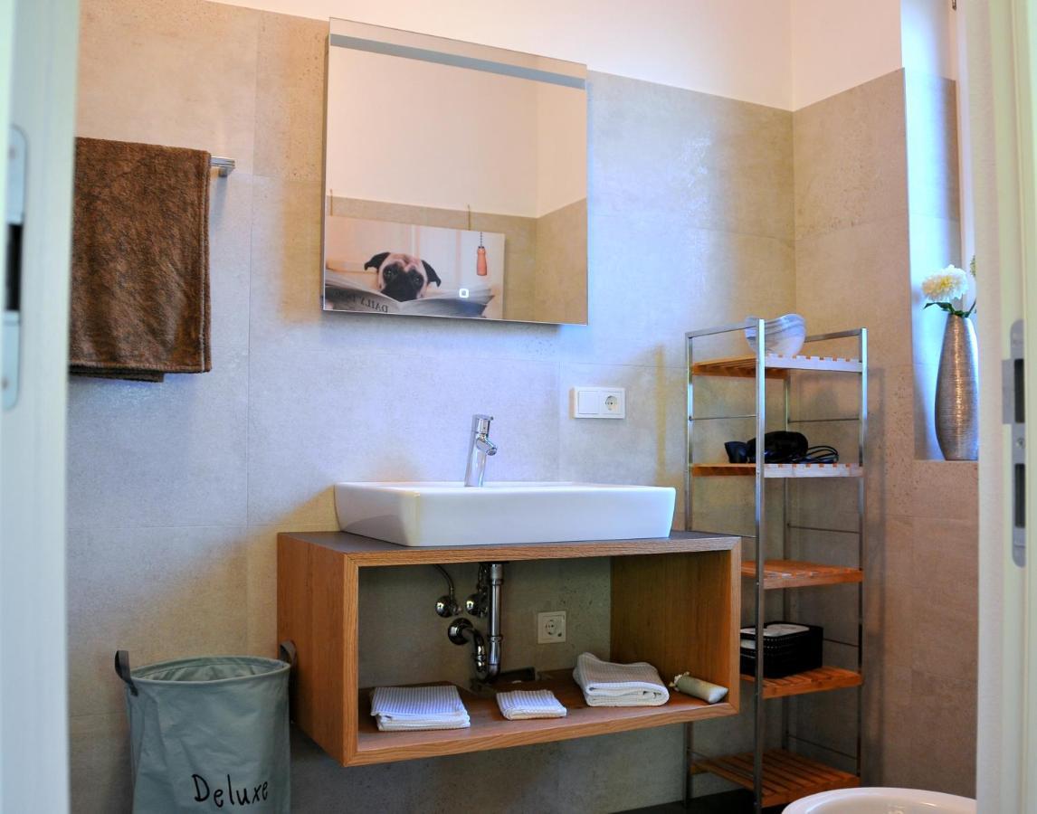 Ruhige Ferienwohnung Mit Garten Und Garage In Privatvilla Marlengo Exterior photo